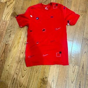 Men’s Small used Nike t-shirt